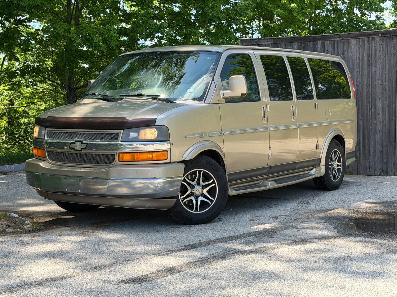 2010 Chevrolet Express's photo