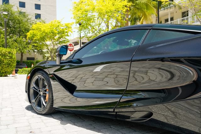 Used 2018 McLaren 720S Performance photo 19