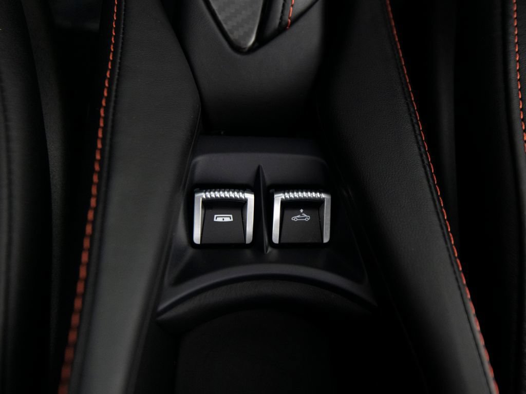 Used 2020 McLaren 720S Performance photo 22