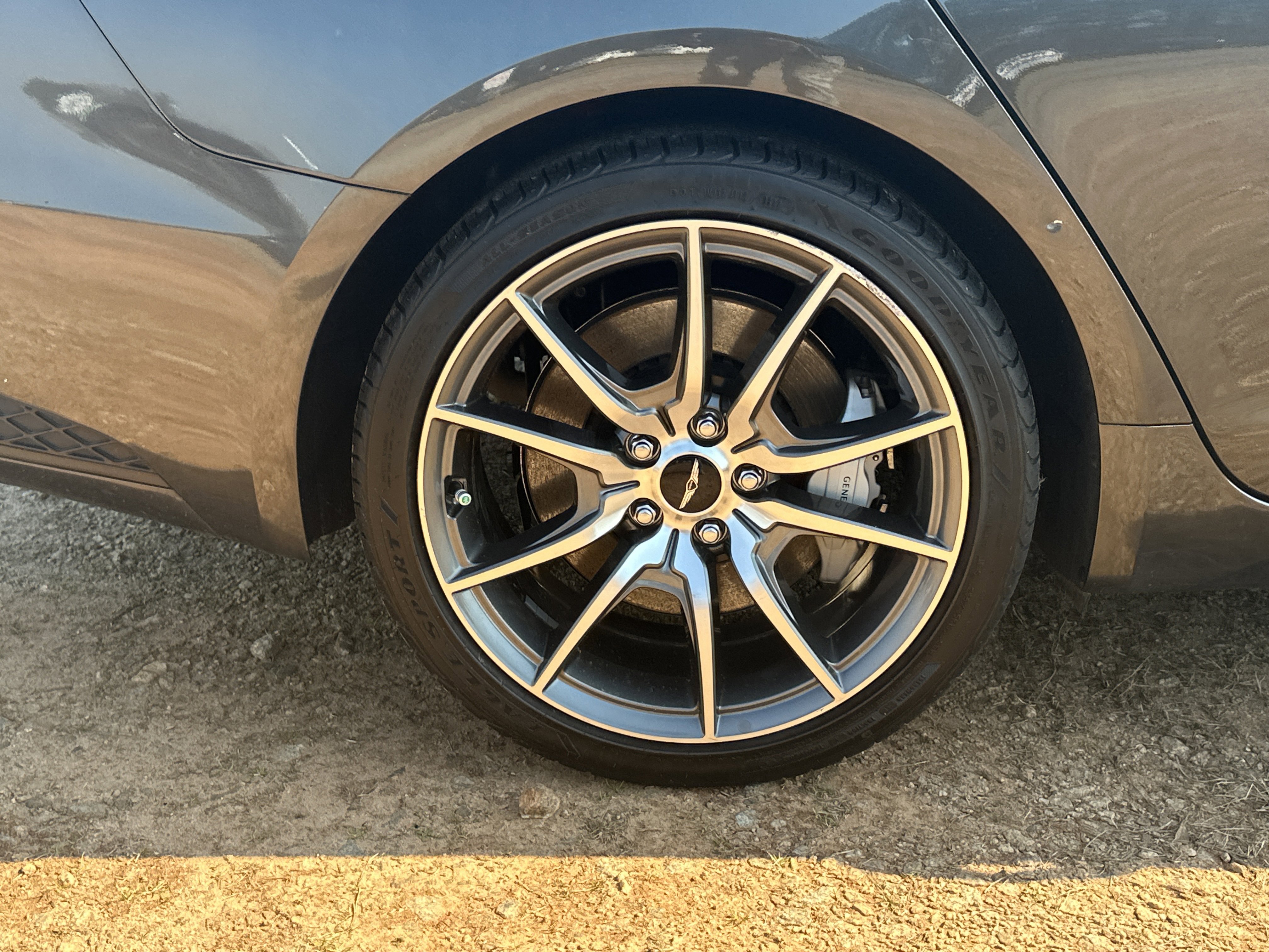 2025 Genesis G70 2.5T