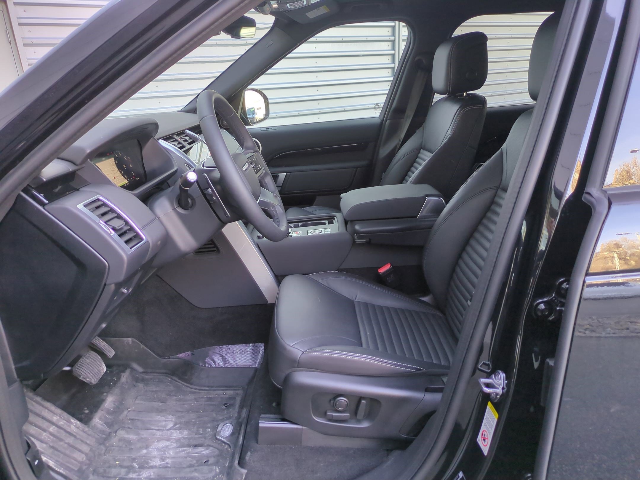 2025 Land Rover Discovery S