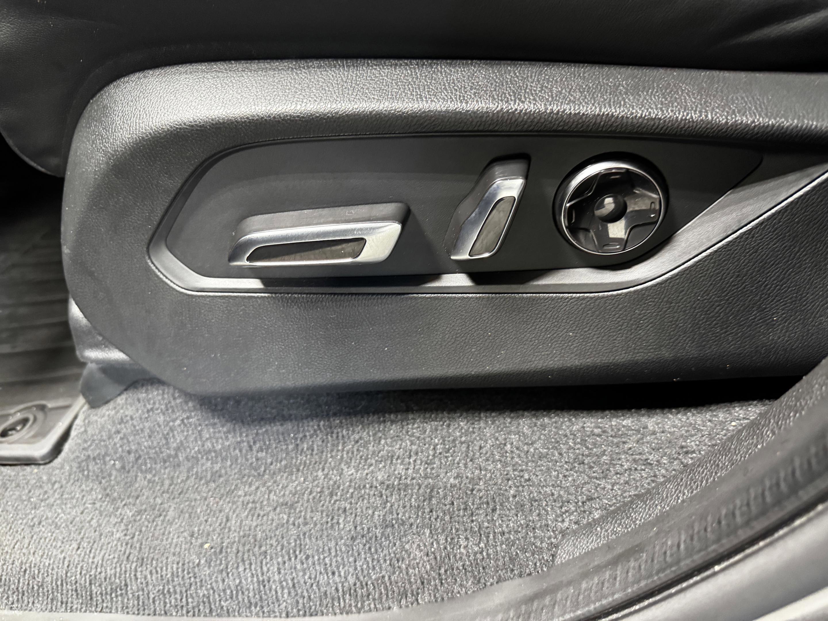 2023 Acura MDX FWD w/ Technology Package