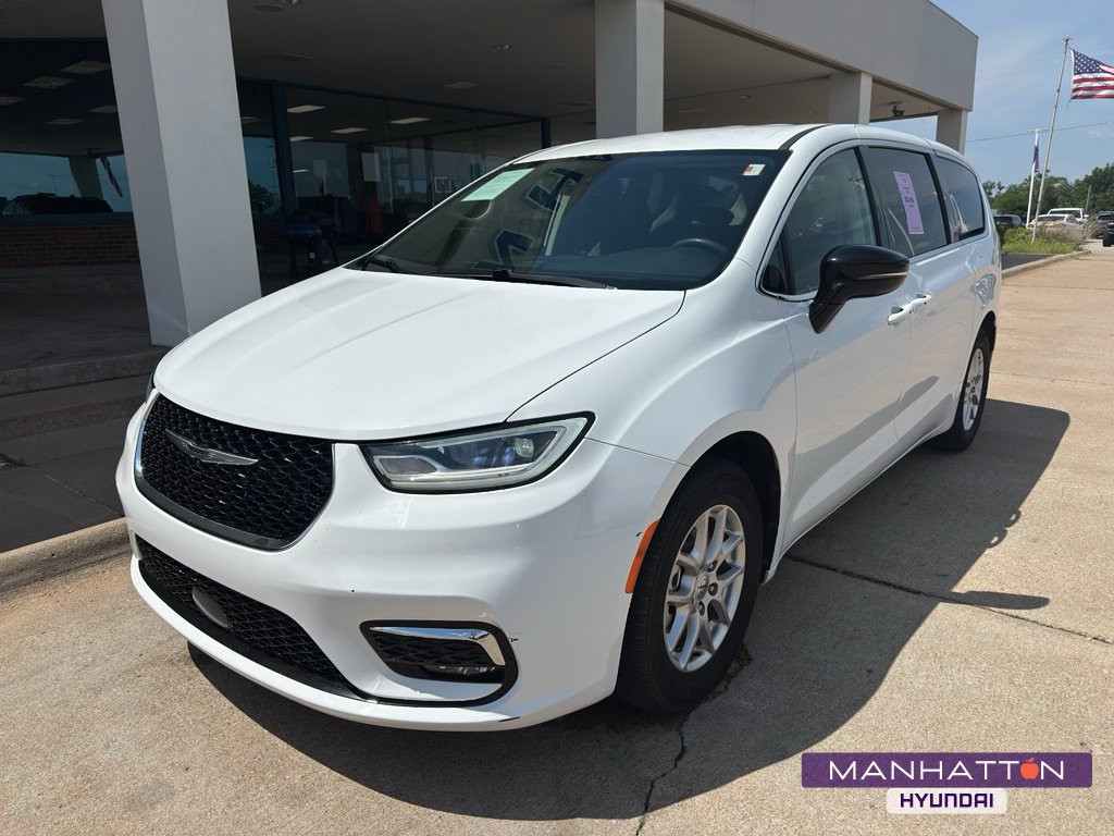 Used 2024 Chrysler Pacifica Touring-L