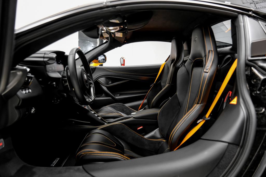 Used 2026 McLaren 750S Spider photo 9