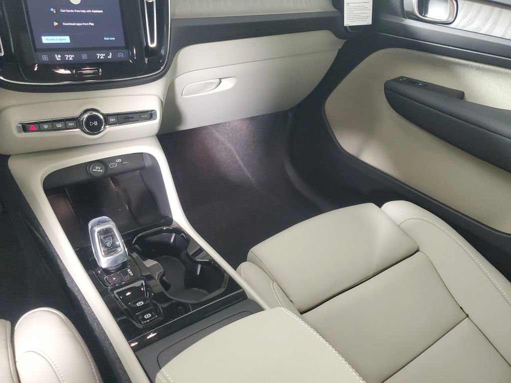 2026 Volvo Xc40 B5 Plus