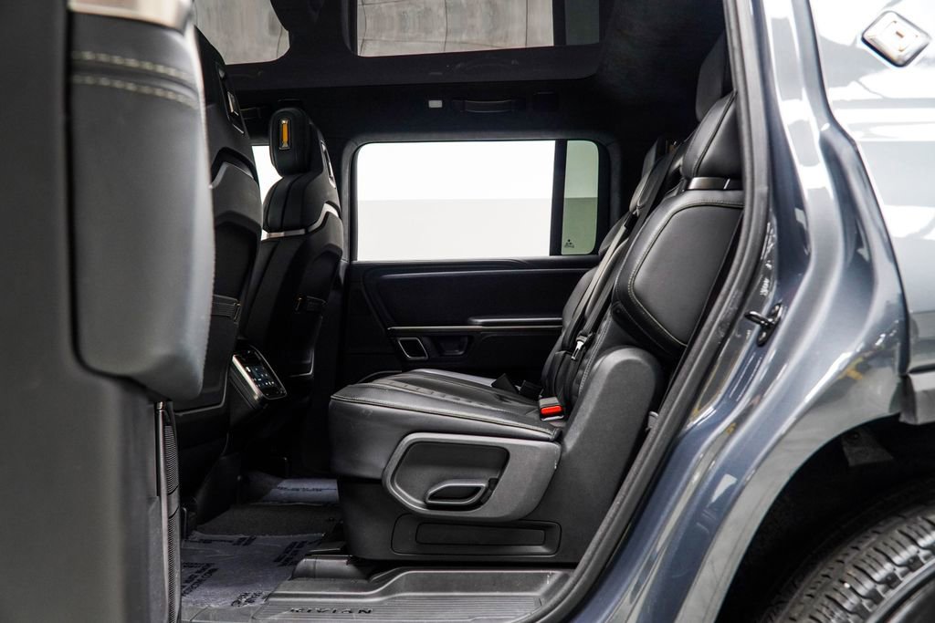 2024 Rivian R1S Adventure