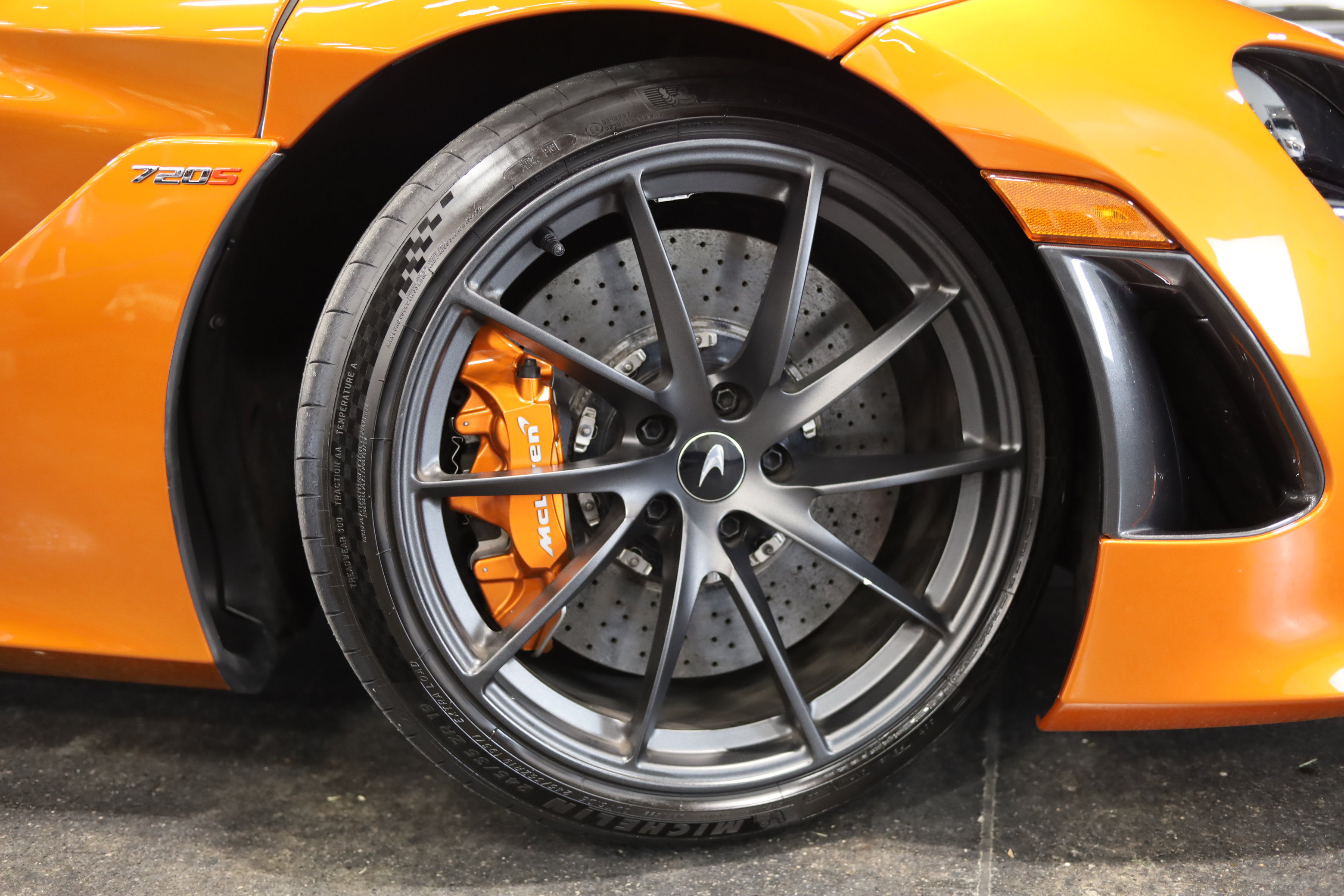 Used 2019 McLaren 720S Performance photo 9