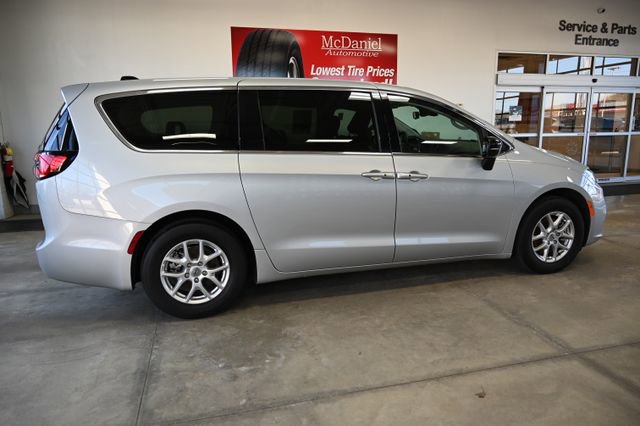 2024 Chrysler Pacifica Touring-L