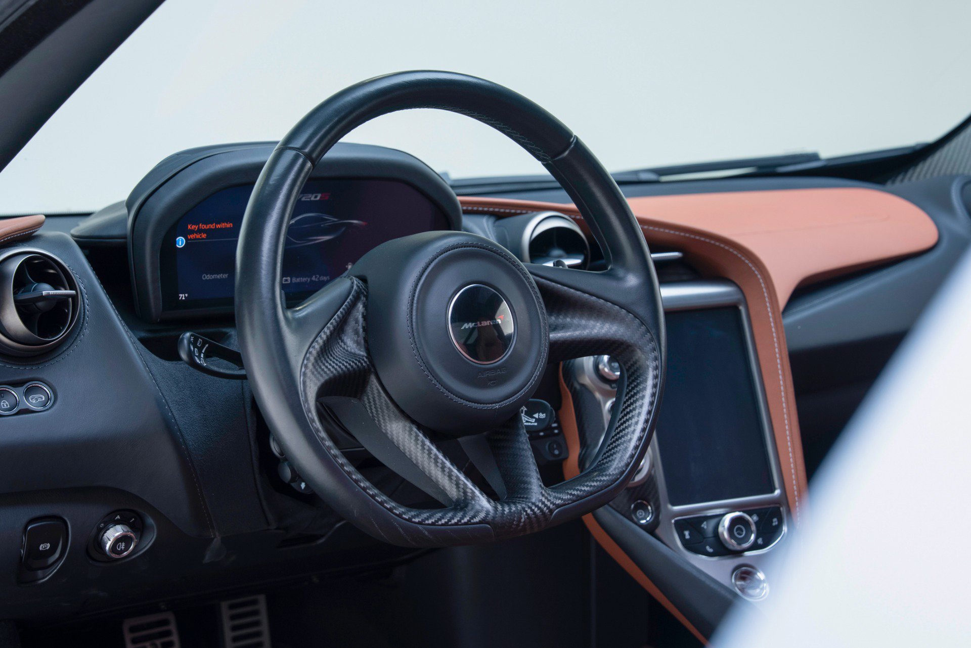Used 2018 McLaren 720S Performance photo 46