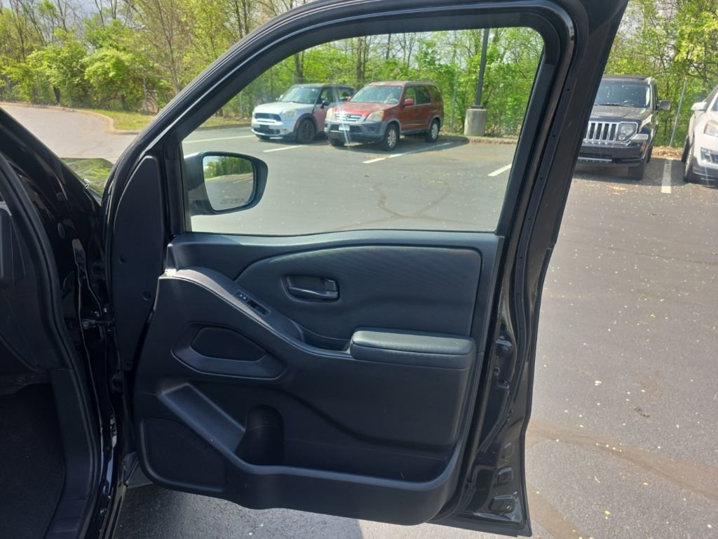 2022 Nissan Frontier S