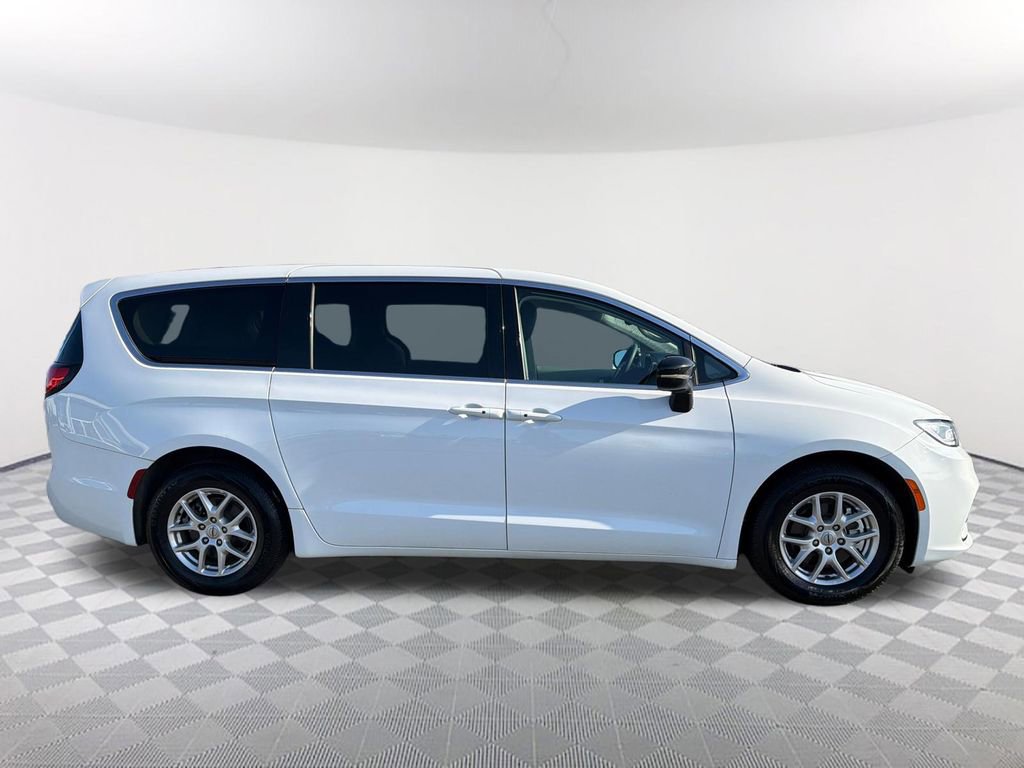 2024 Chrysler Pacifica Touring-L