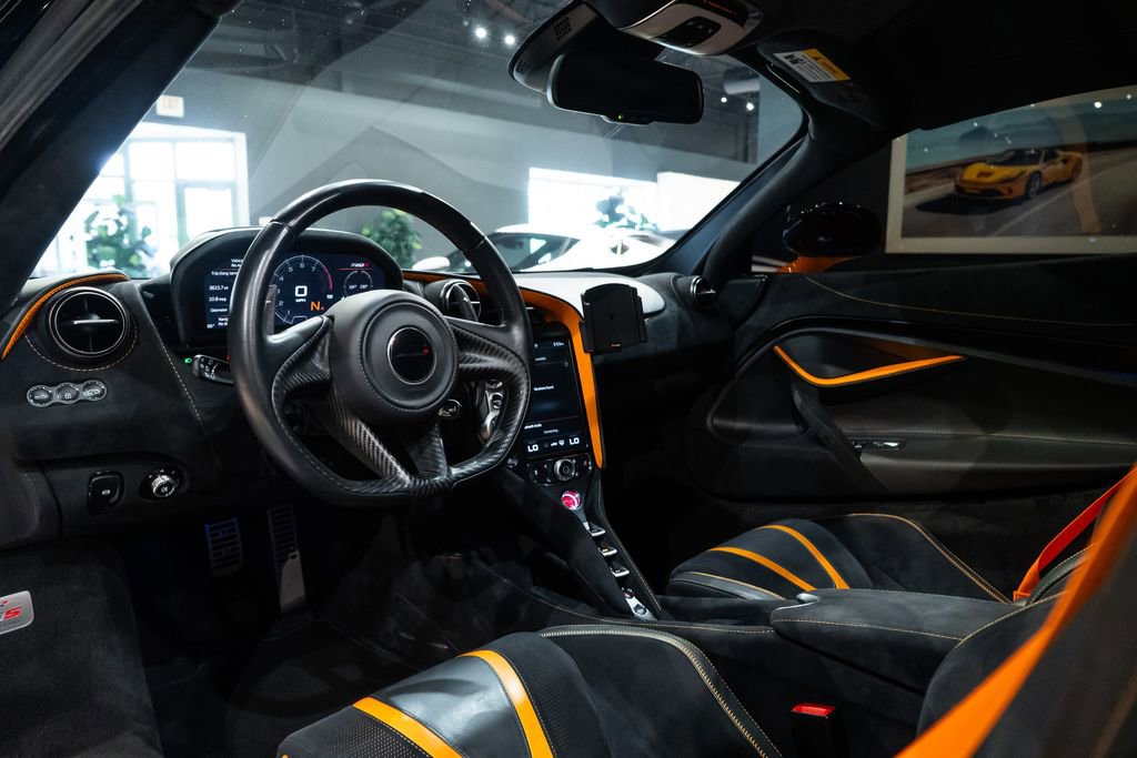 Used 2018 McLaren 720S photo 19