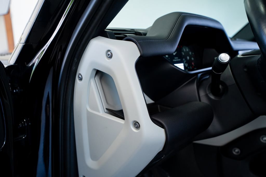 2024 Land Rover Defender 90 S