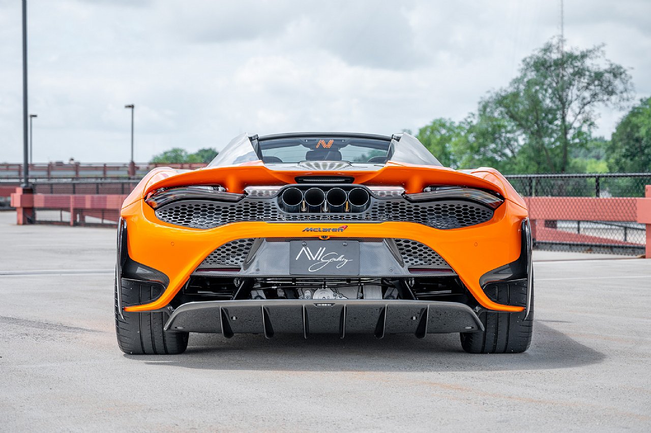 Used 2022 McLaren 765LT photo 7