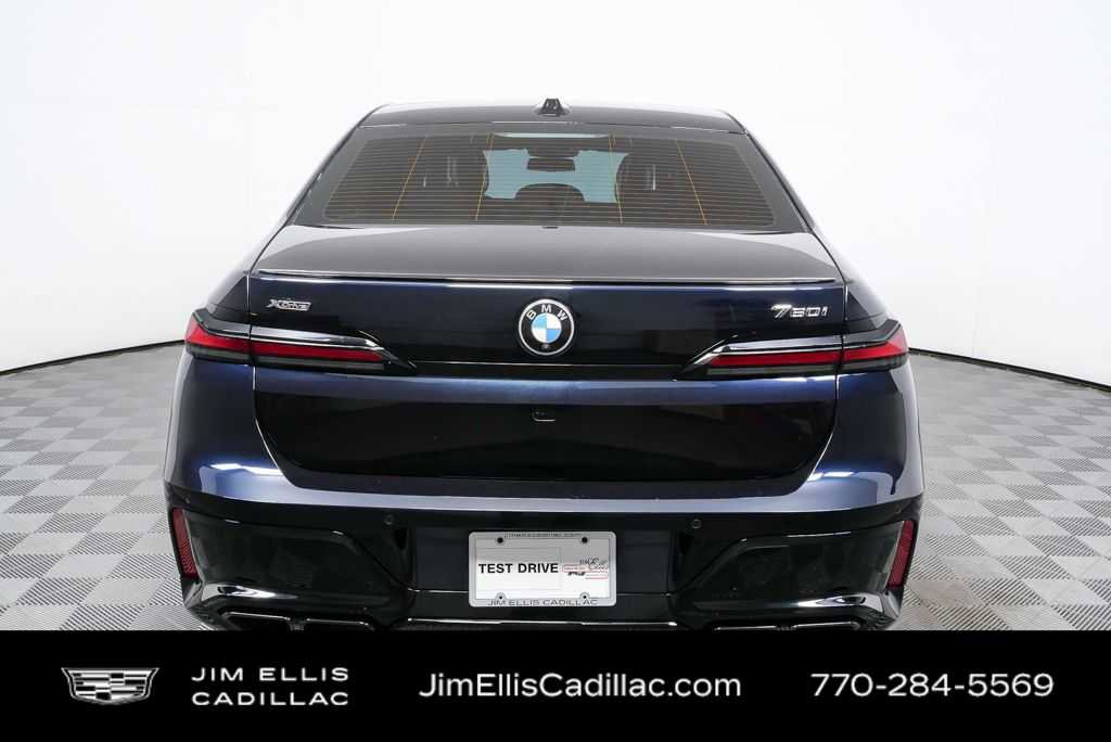 2023 BMW 760i xDrive