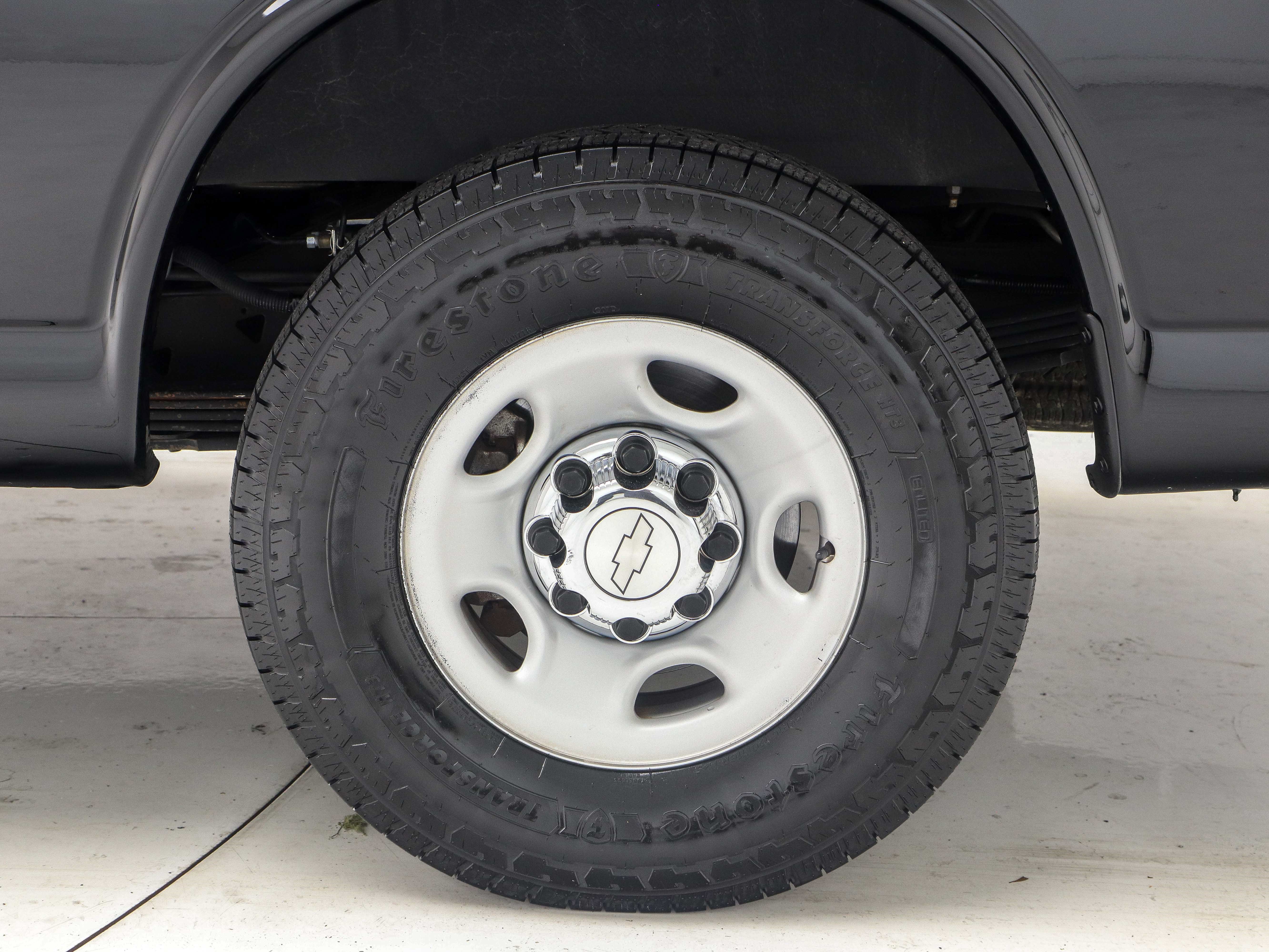 2019 Chevrolet Express Passenger LT - Photo 26