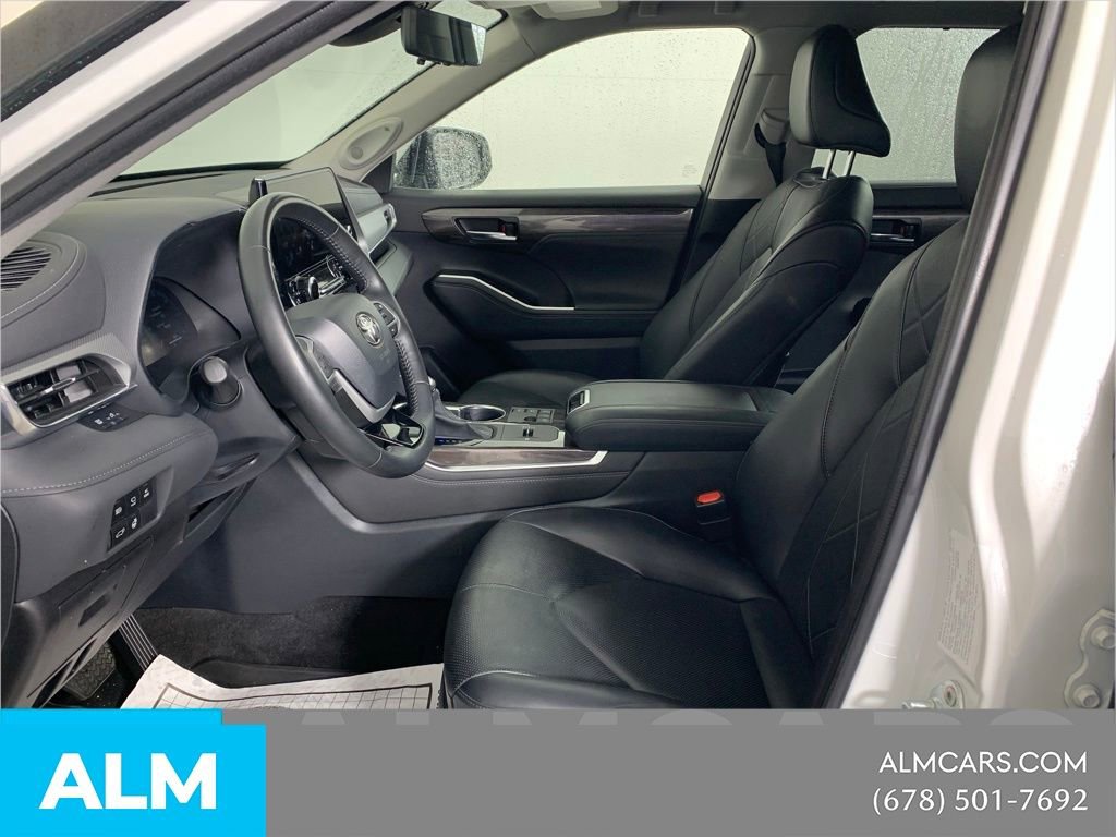 2023 Toyota Highlander Platinum