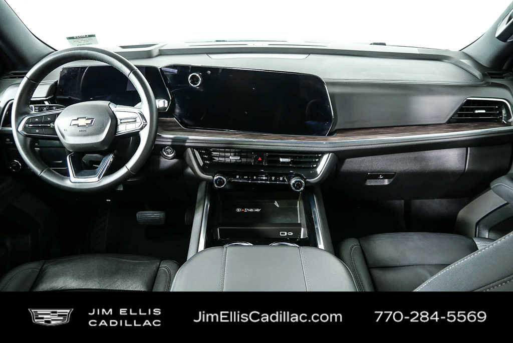 2025 Chevrolet Suburban LT