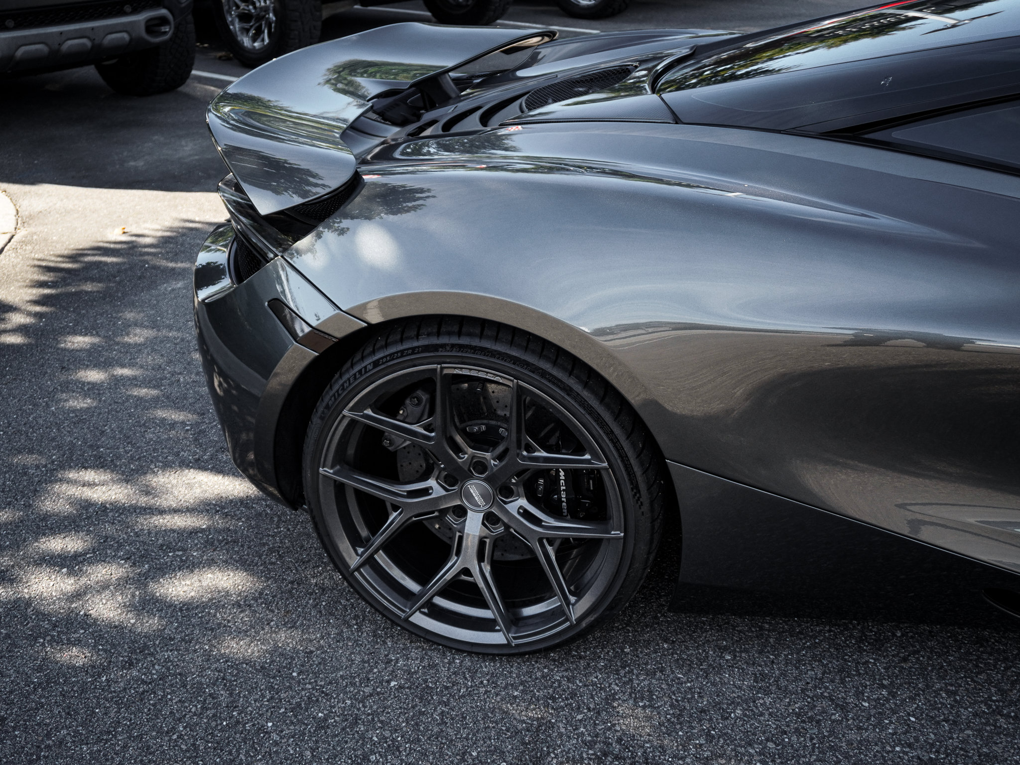 Used 2018 McLaren 720S Luxury photo 35
