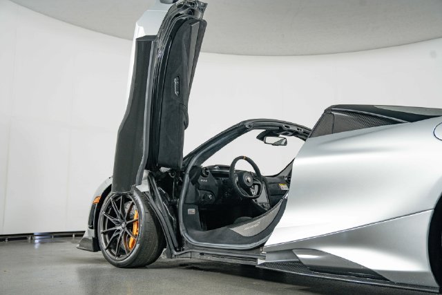 Used 2022 McLaren 765LT photo 14