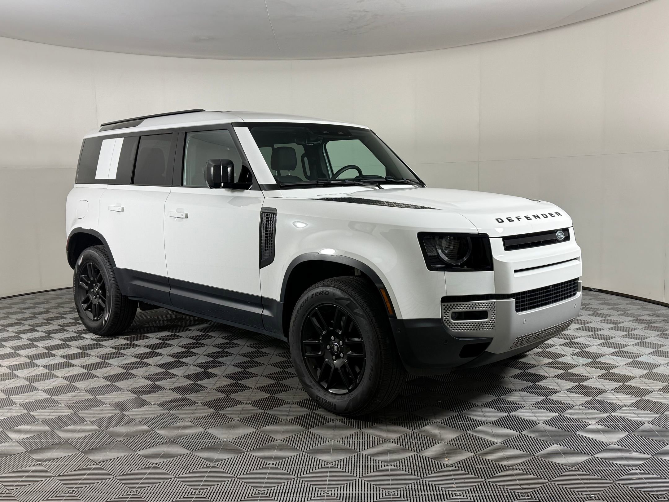 2025 Land Rover Defender 110 S