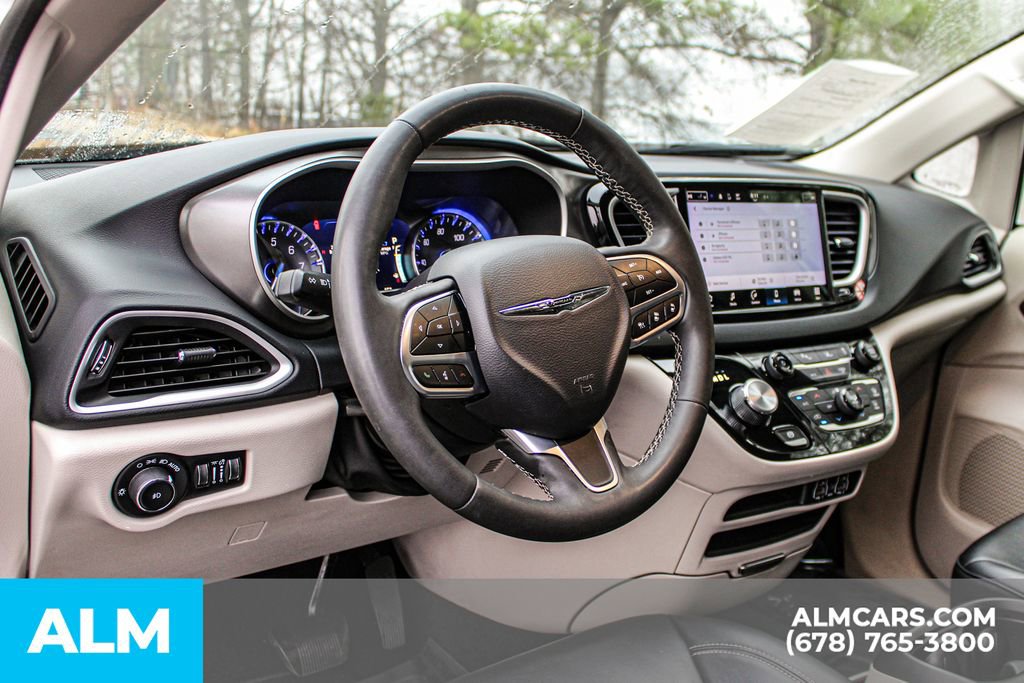 2023 Chrysler Pacifica Touring-L