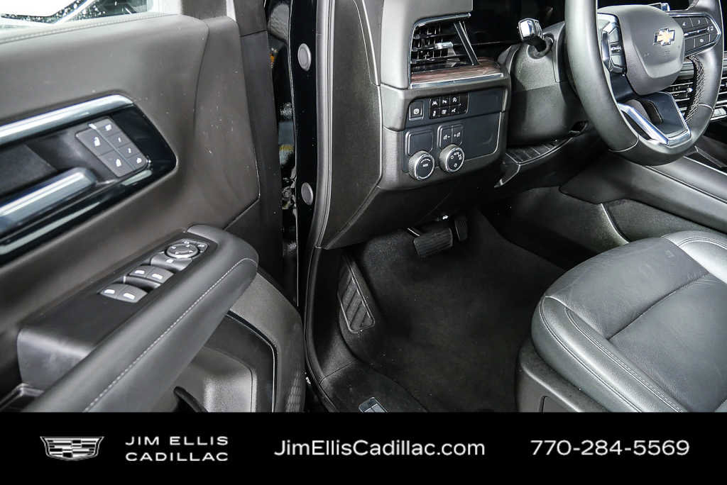 2025 Chevrolet Suburban LT