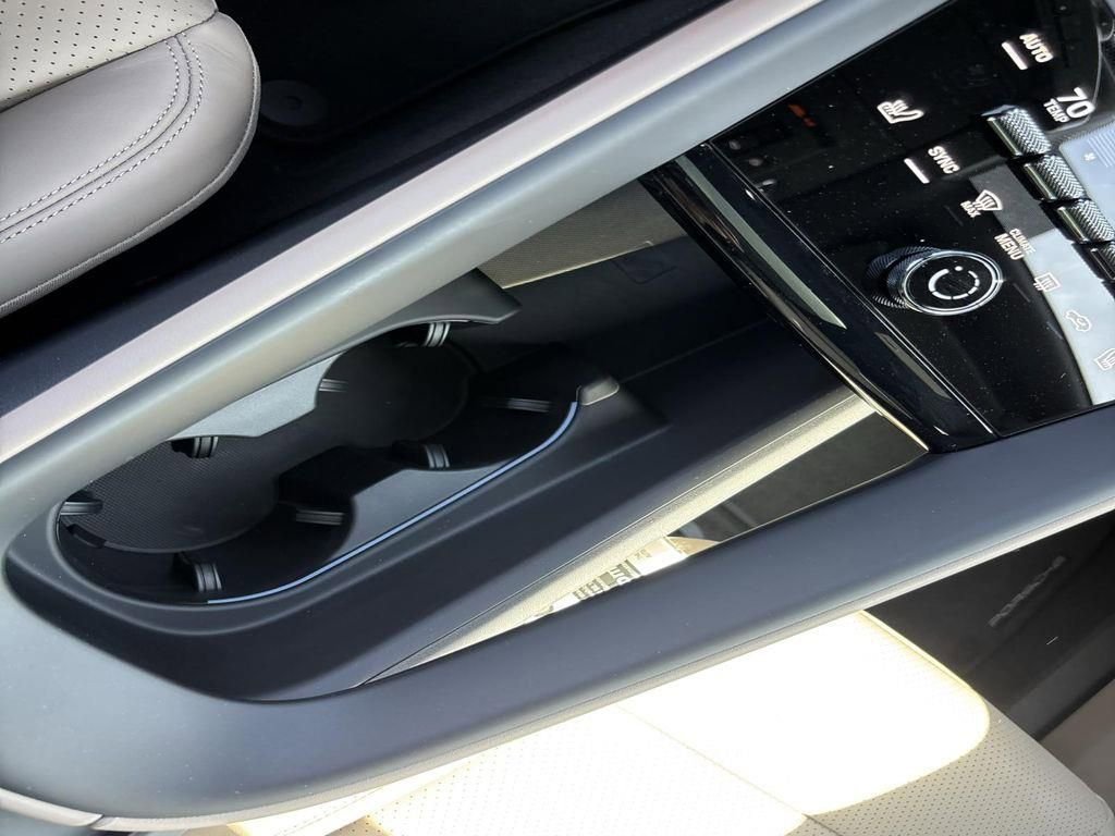 2025 Porsche Macan Electric