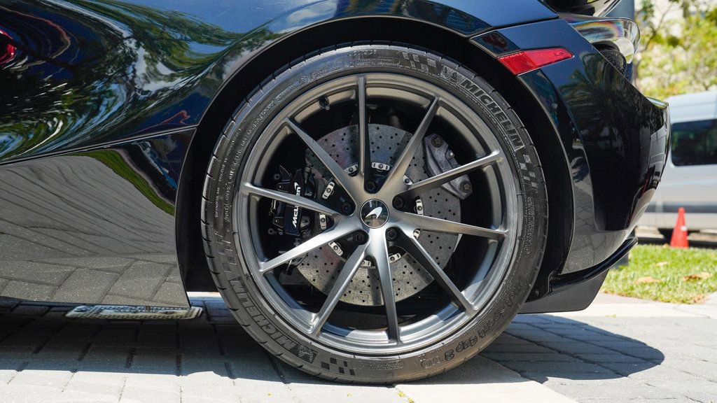 Used 2021 McLaren 720S Spider photo 13
