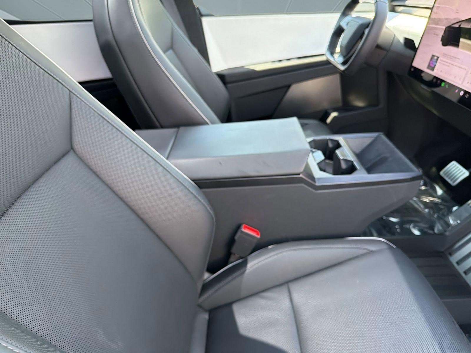 2024 Tesla Cybertruck AWD Crew Cab