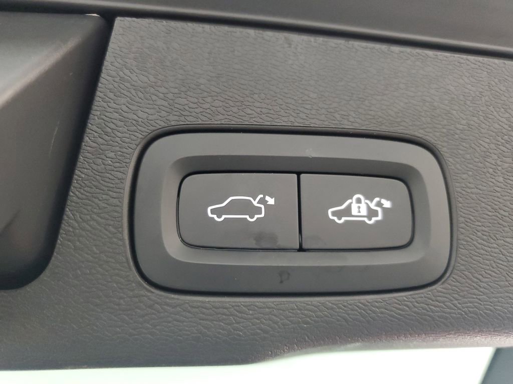 2023 Volvo Xc60 B5 Plus