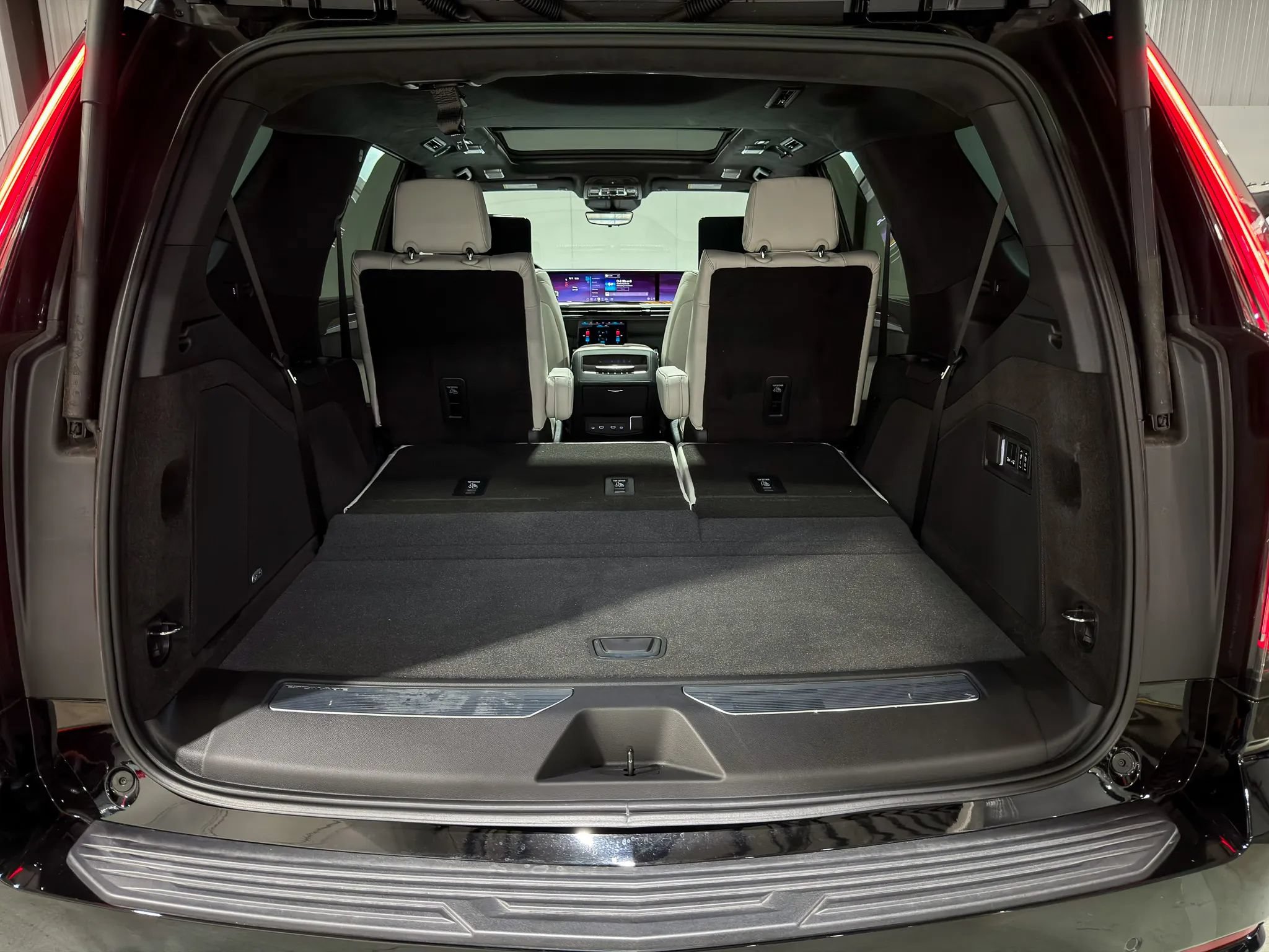 2026 Cadillac Escalade Platinum Sport - Photo 11