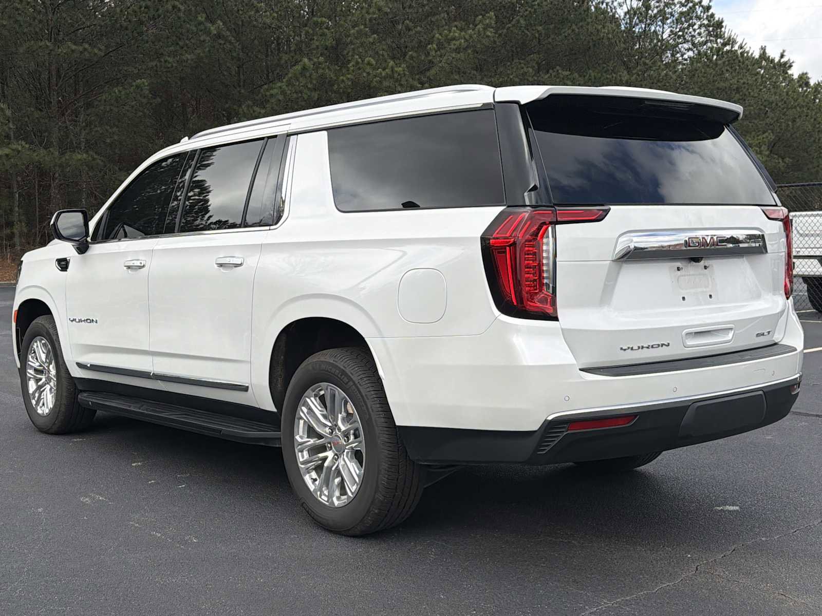 2023 GMC Yukon XL SLT