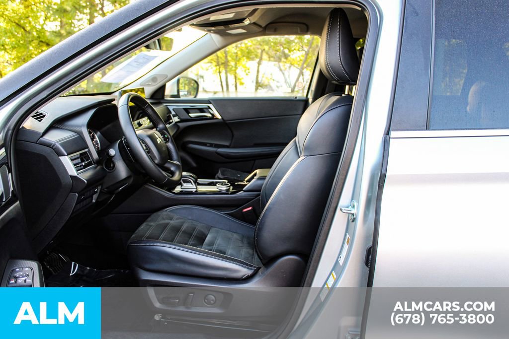 2025 Mitsubishi Outlander SE