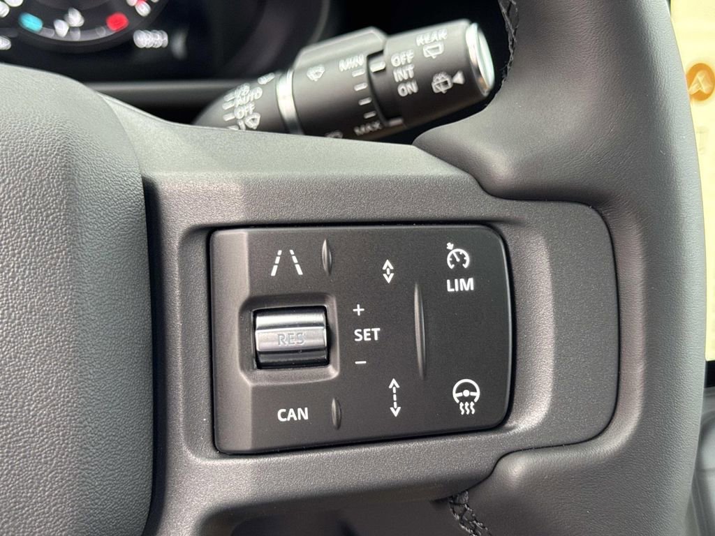 2026 Land Rover Defender 110 X-Dynamic SE