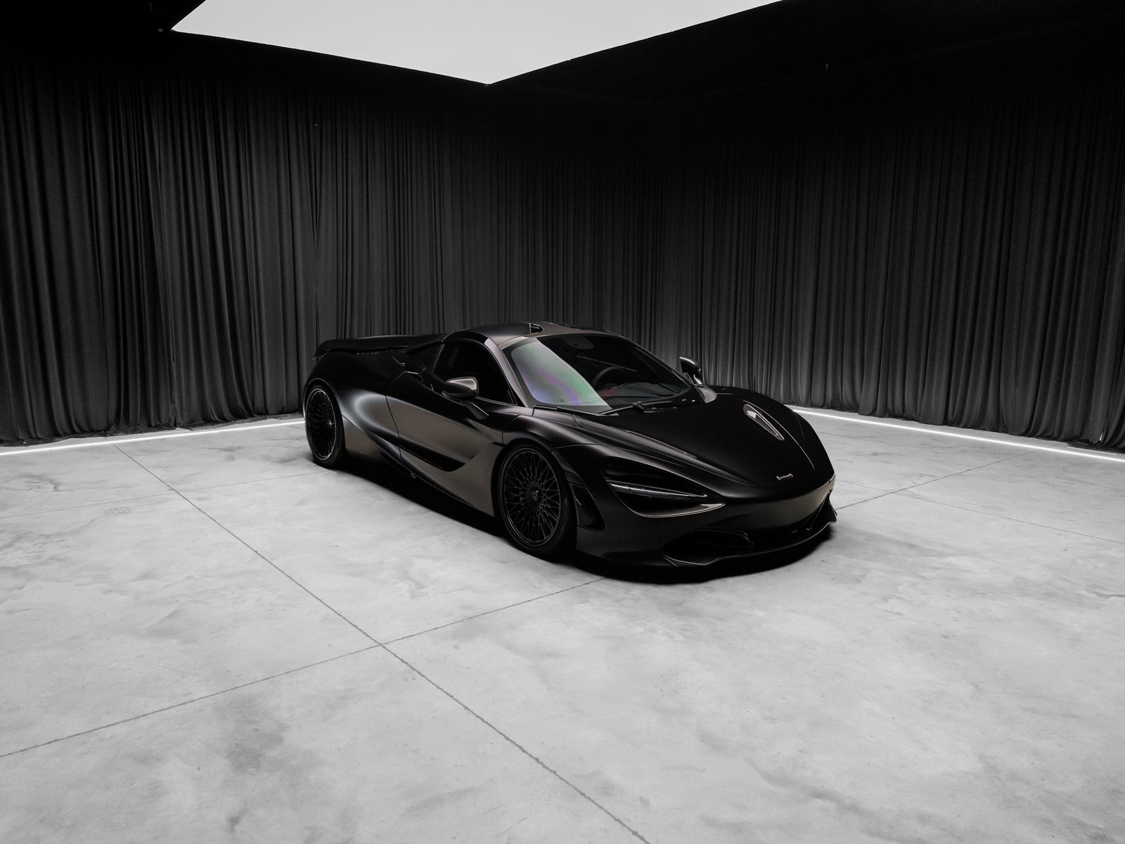 Used 2018 McLaren 720S photo 18