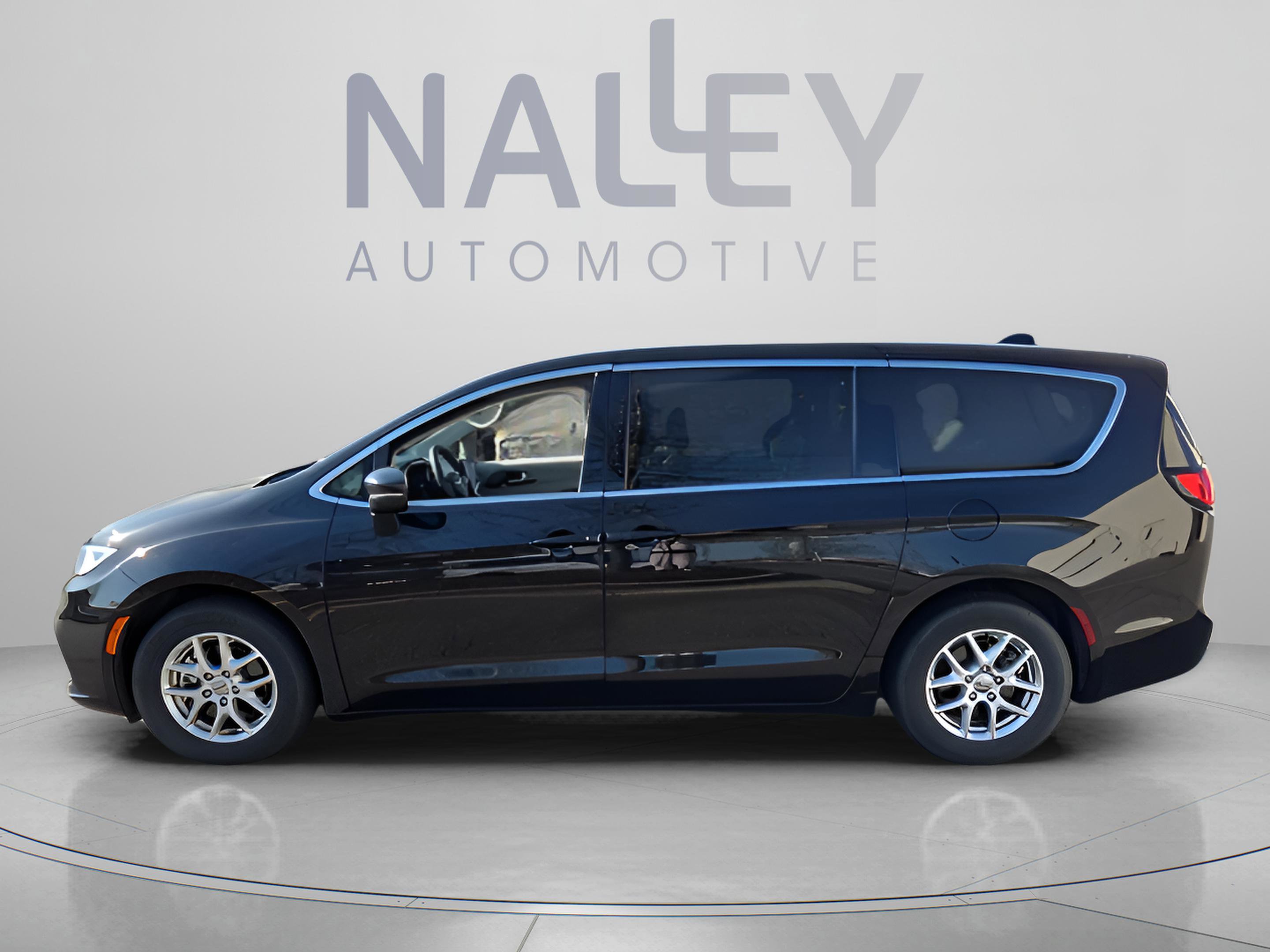 2023 Chrysler Pacifica Touring-L