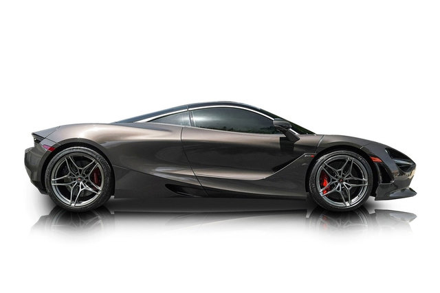 Used 2018 McLaren 720S Luxury photo 2