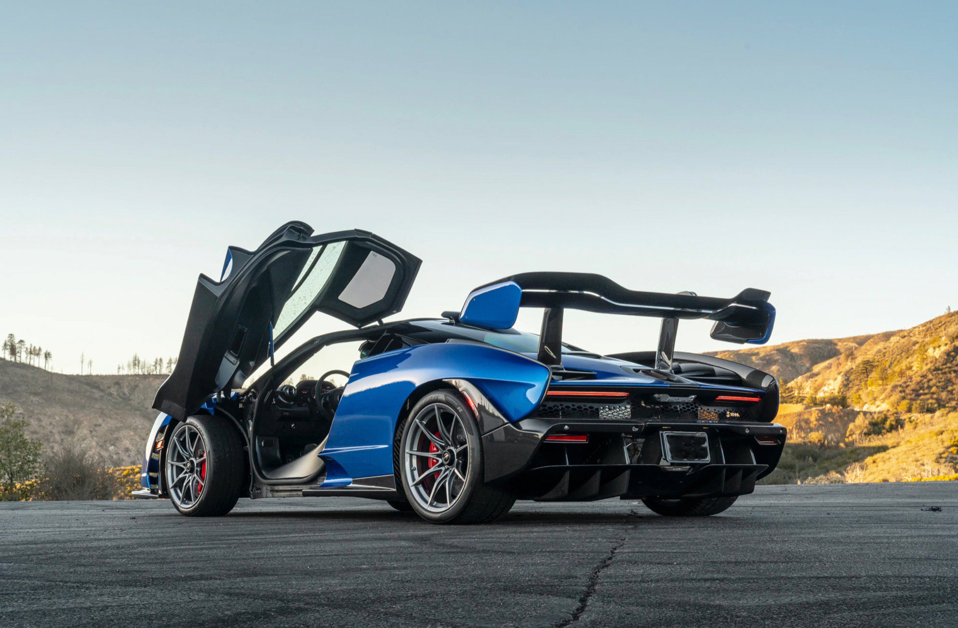 Used 2019 McLaren Senna Coupe ULTRA RARE Only 1685 Mil photo 70