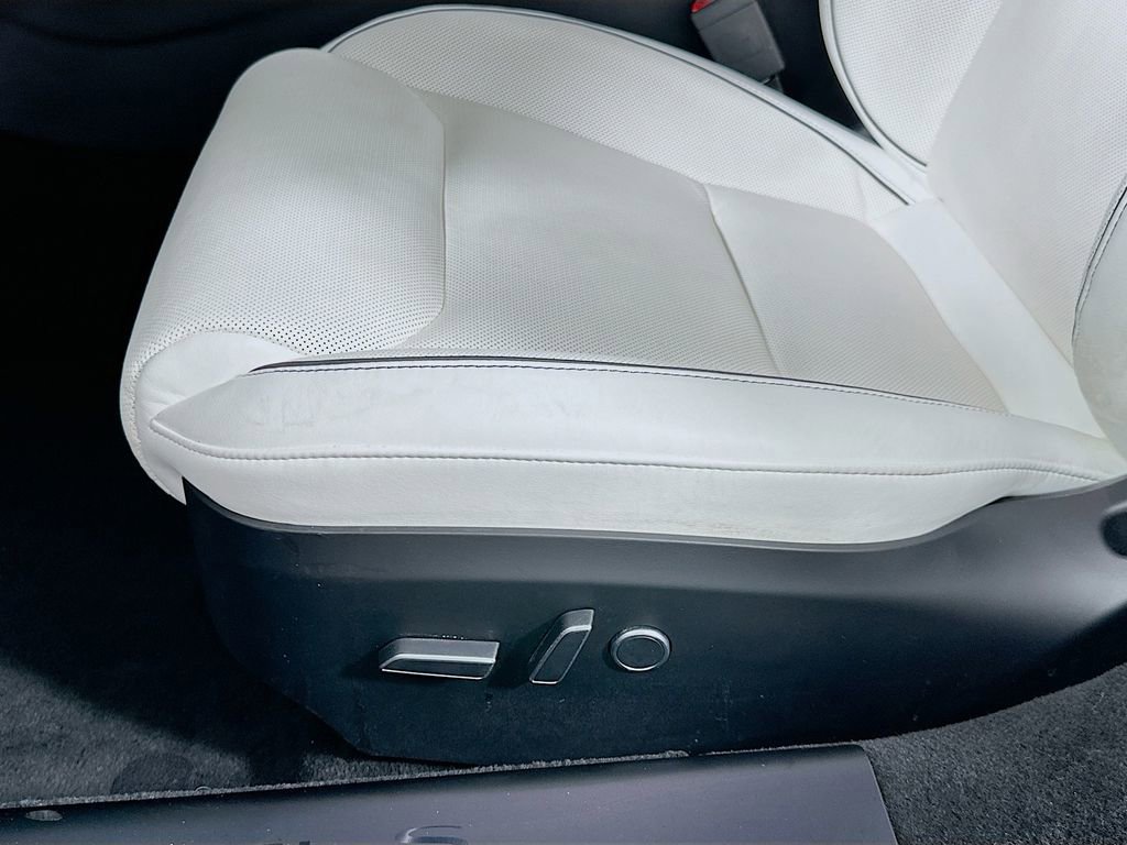 2022 Tesla Model S Plaid