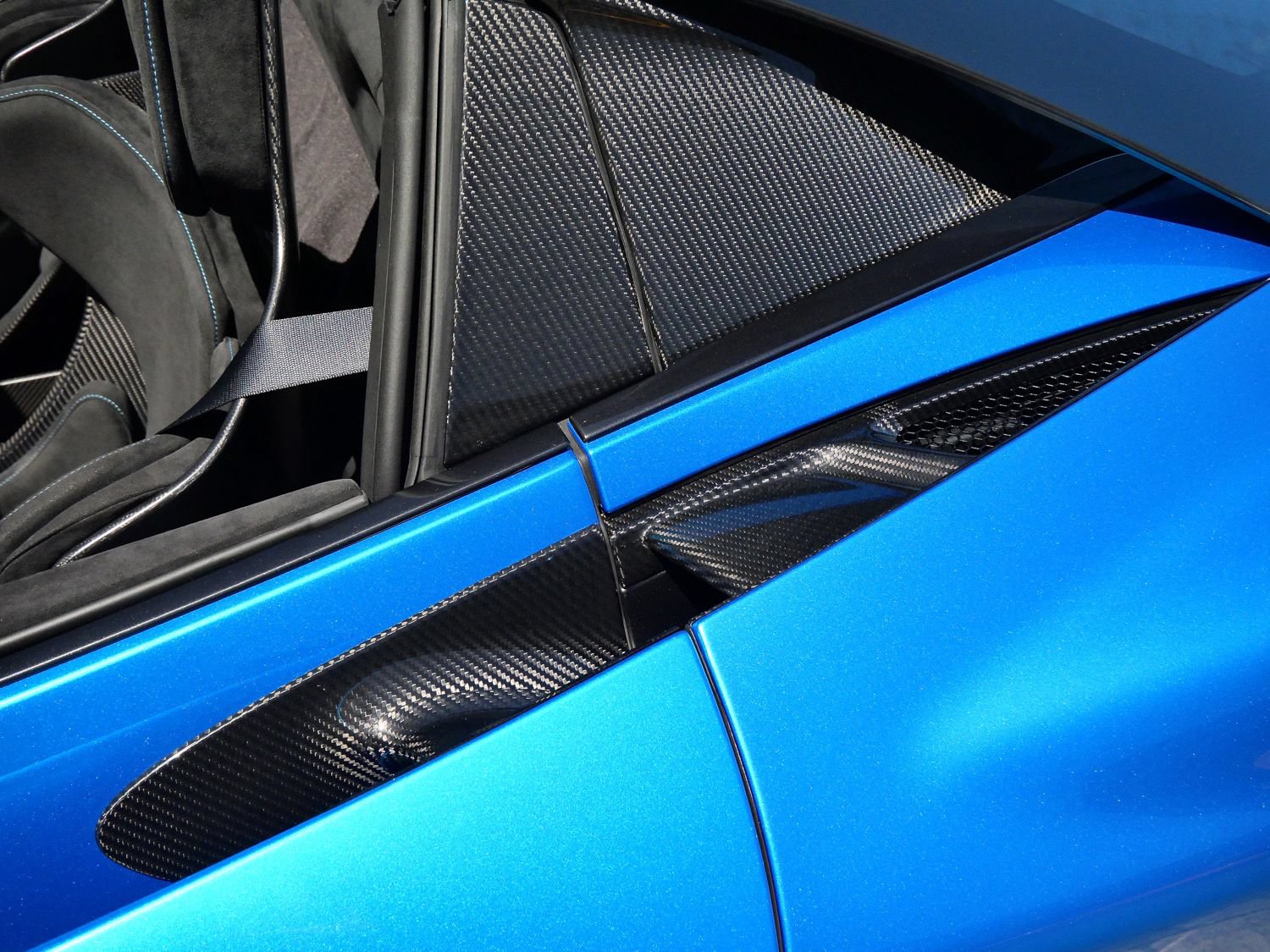 Used 2022 McLaren 765LT photo 23