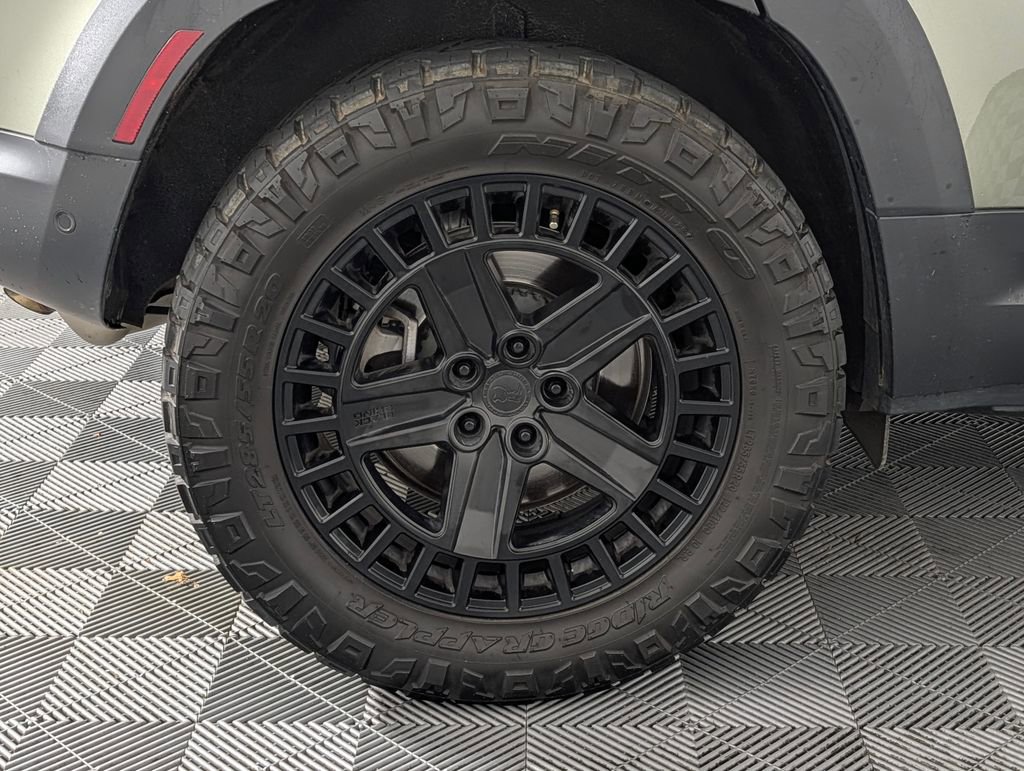 2022 Land Rover Defender 110 SE