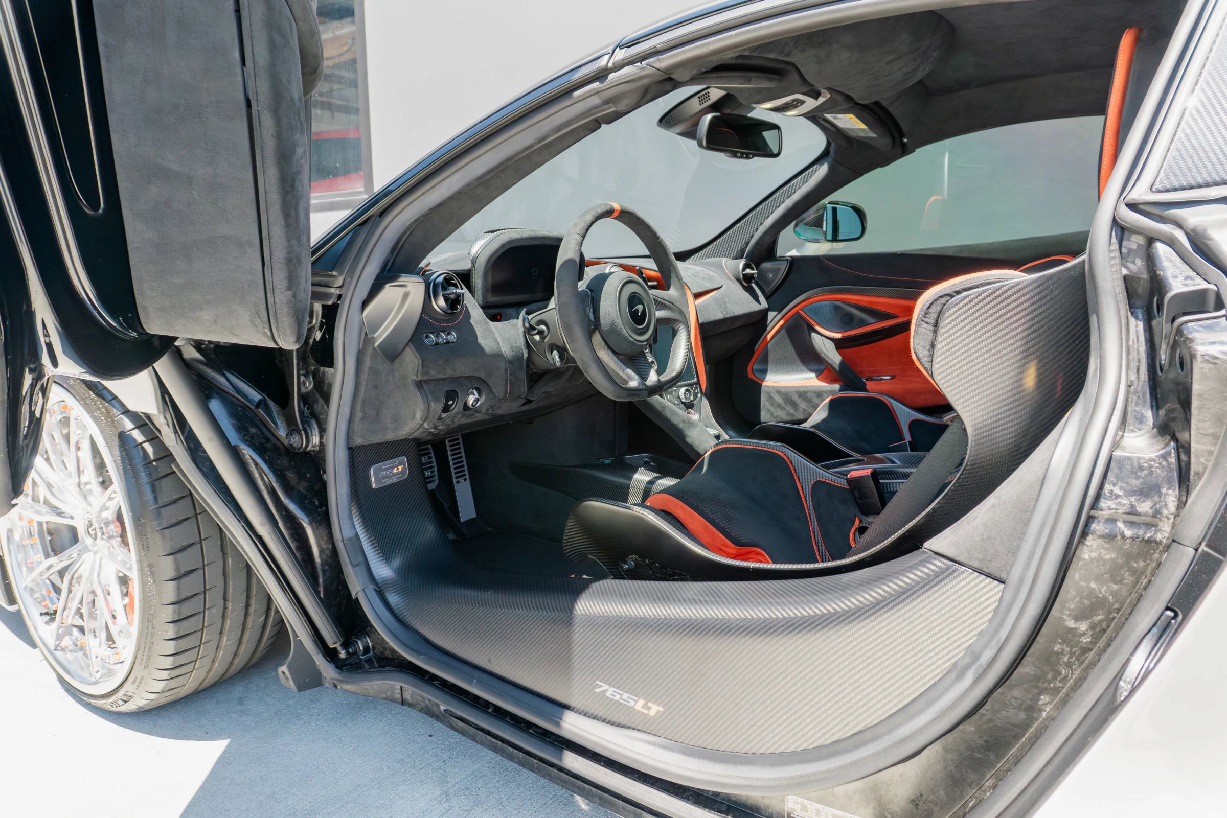 Used 2022 McLaren 765LT photo 60