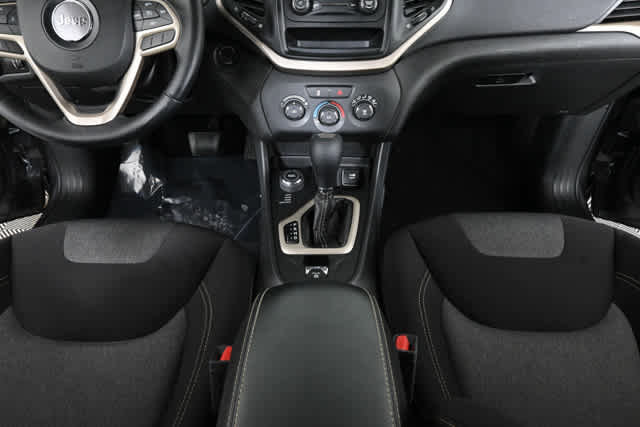 2017 Jeep Cherokee Sport