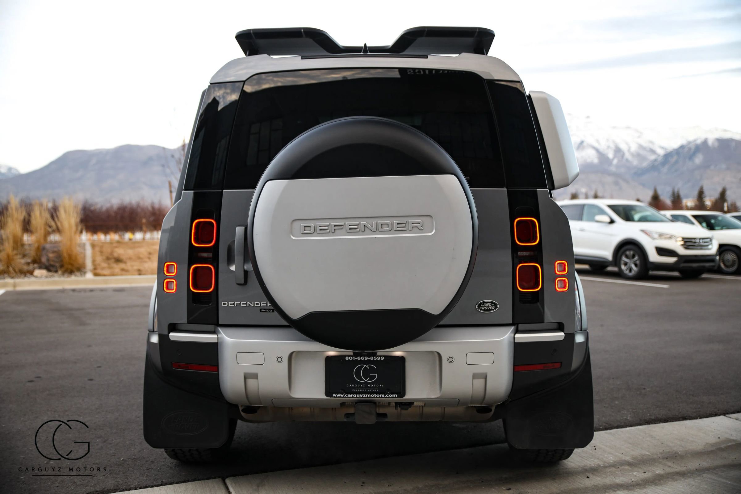 2022 Land Rover Defender 110 SE