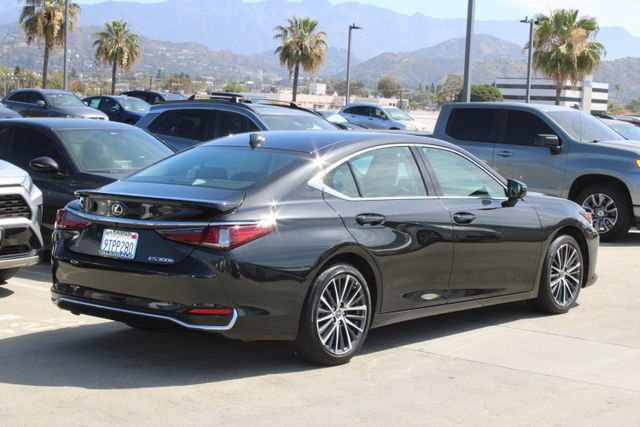 2025 Lexus ES 300h