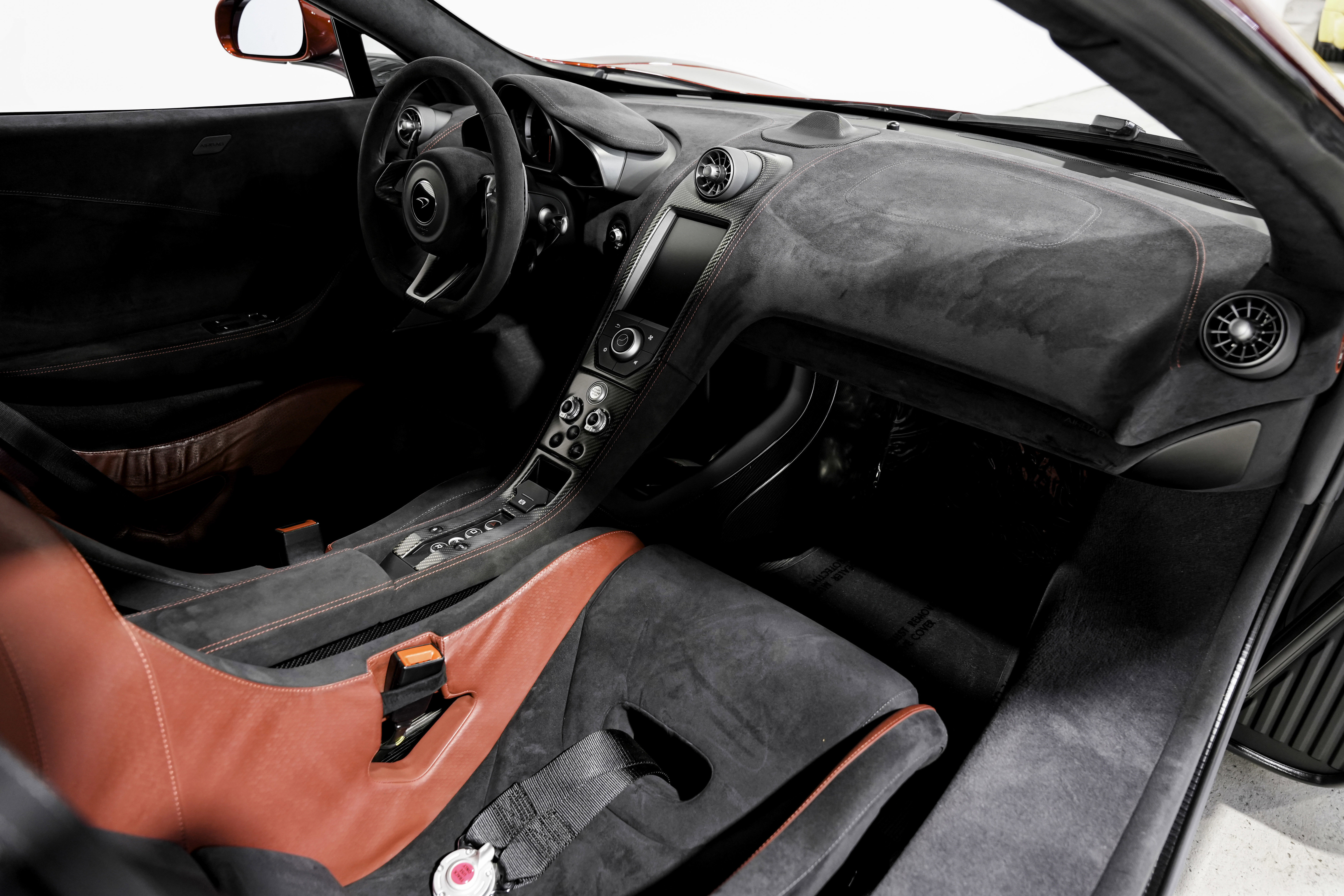 Used 2016 McLaren 675LT Coupe photo 25