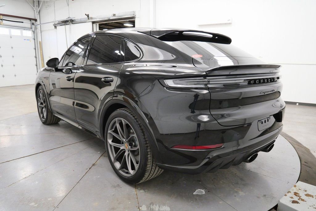 2025 Porsche Cayenne GTS