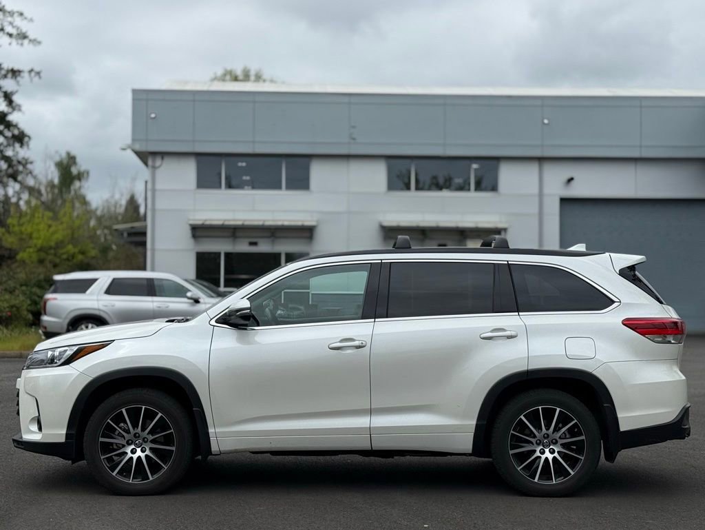 2017 Toyota Highlander SE