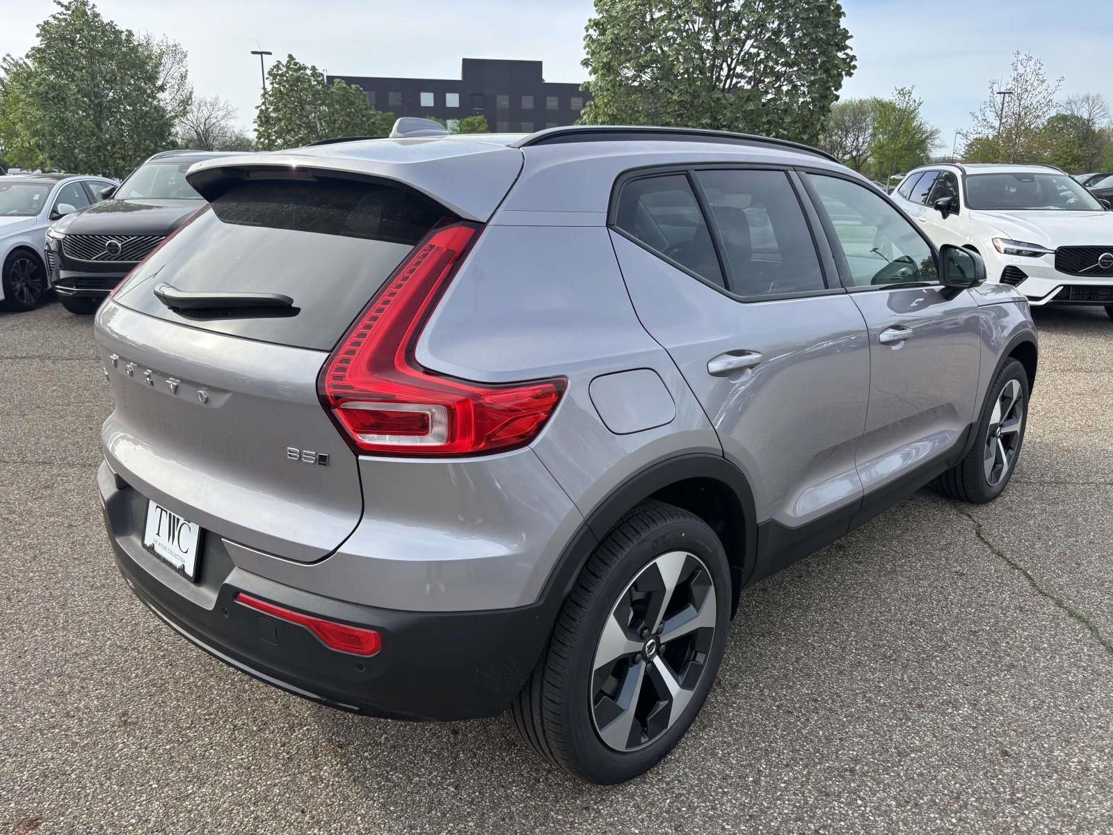 2026 Volvo Xc40 B5 Core